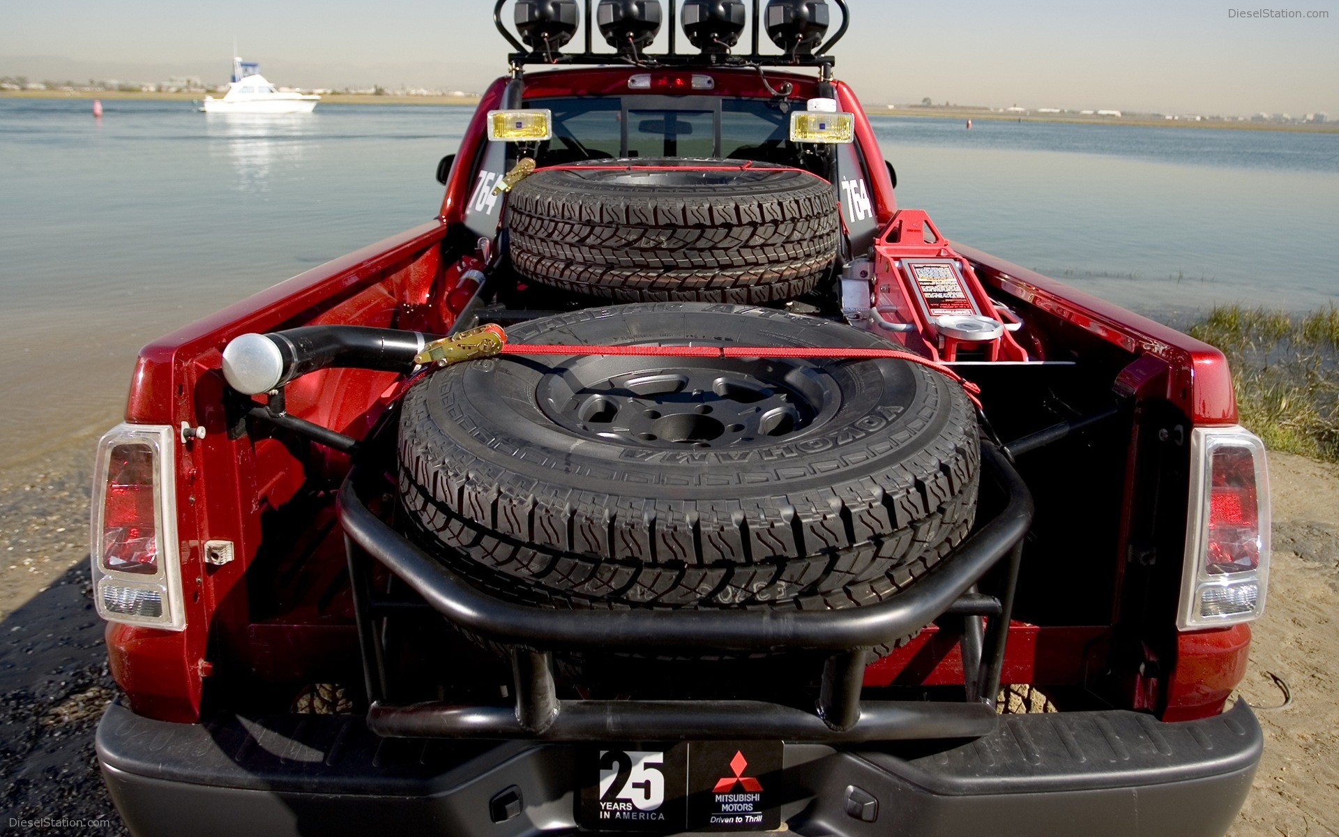 Mitsubishi Baja Raider